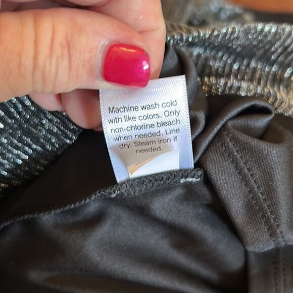 Nine West black metallic halter top with tie back Size M New - Picture 12 of 12